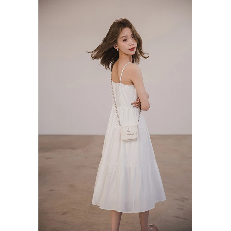小谷粒南法小白裙子2025爆款春夏新款高级感V领气质吊带连衣裙