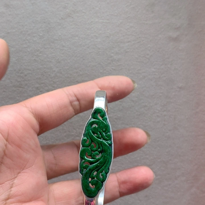 四****翡翠手镯银S925镶嵌