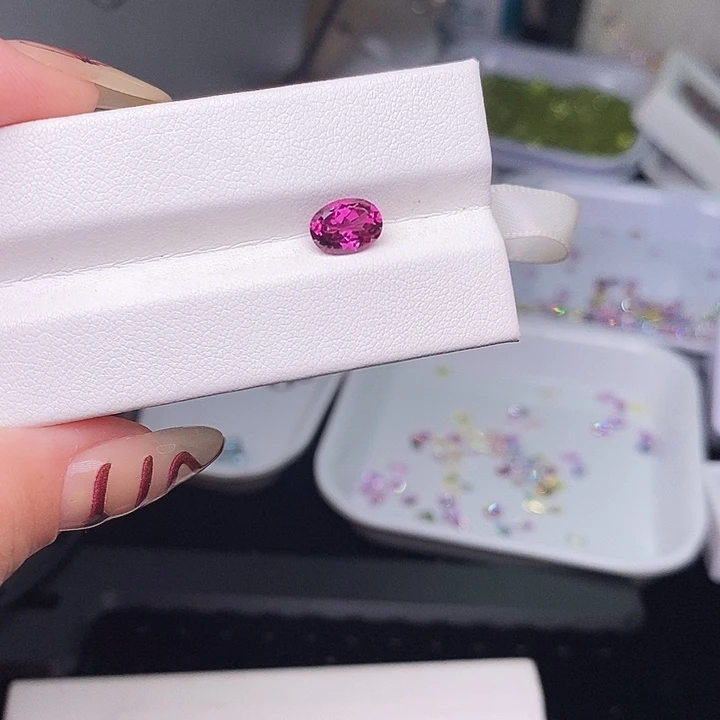 石榴石裸石未镶嵌