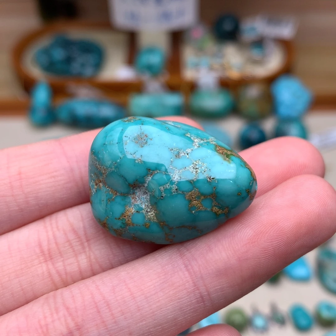 绿松石未镶嵌珠宝奇石