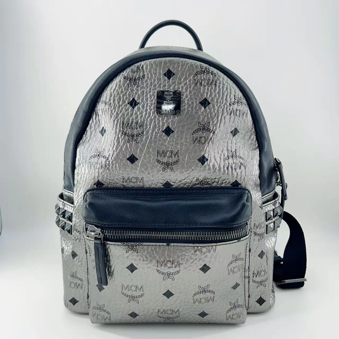 95新 MCM  灰银色双肩包 1670 3340