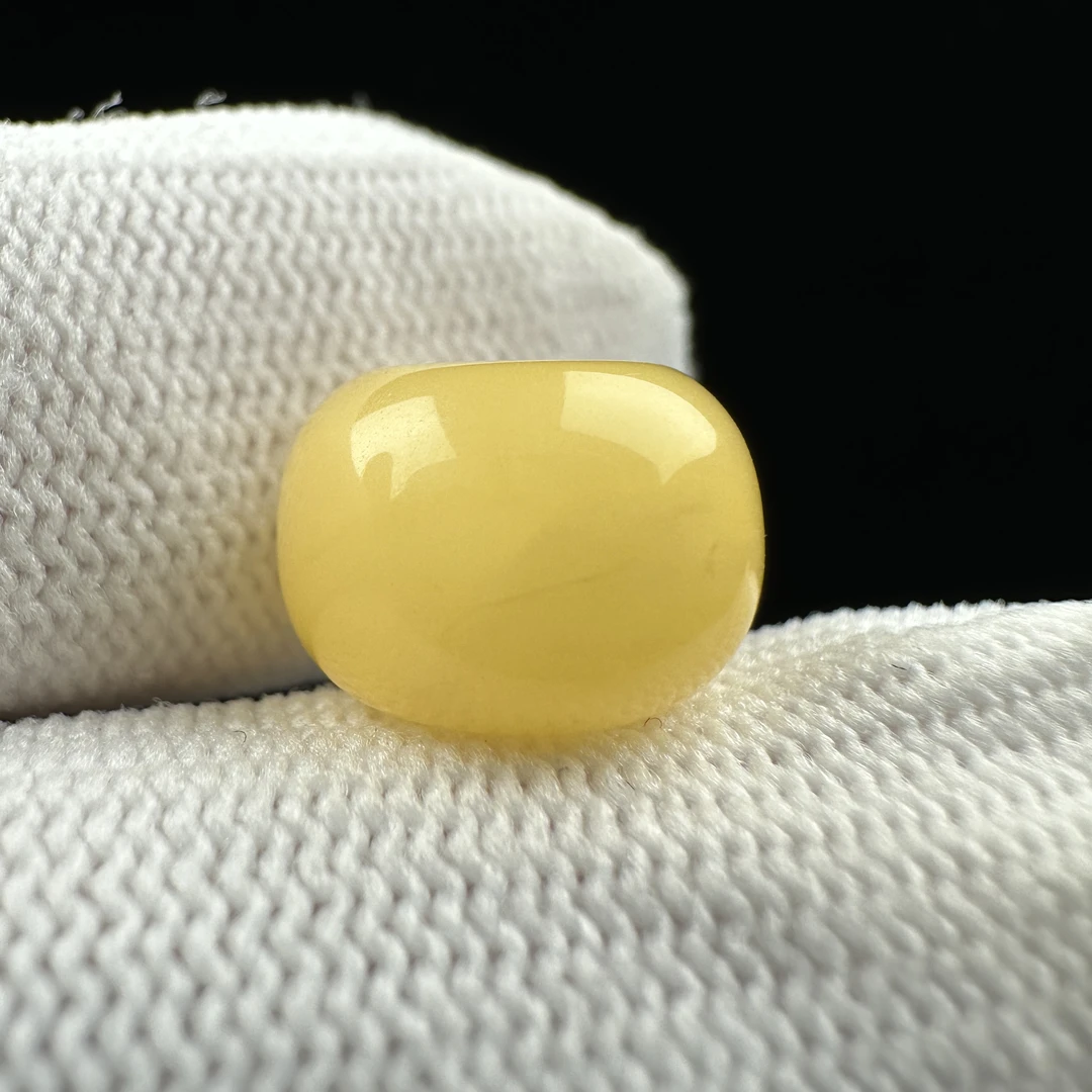 B9365天然原矿蜜蜡 【微瑕】墩子12.3*8.6mm 支持复检 假一罚十