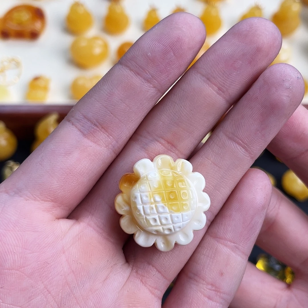 琥珀未镶嵌珠宝奇石