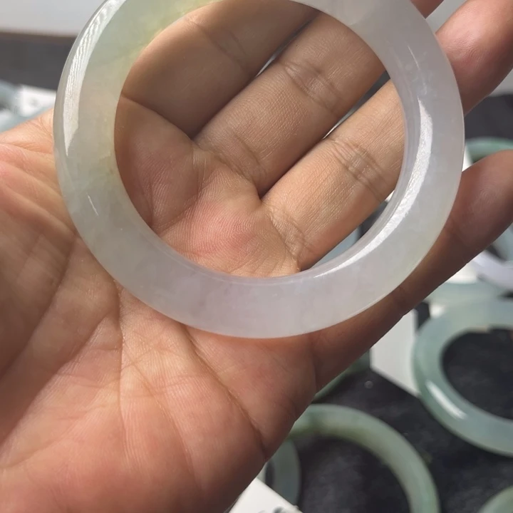 定制翡翠翡翠手镯未镶嵌