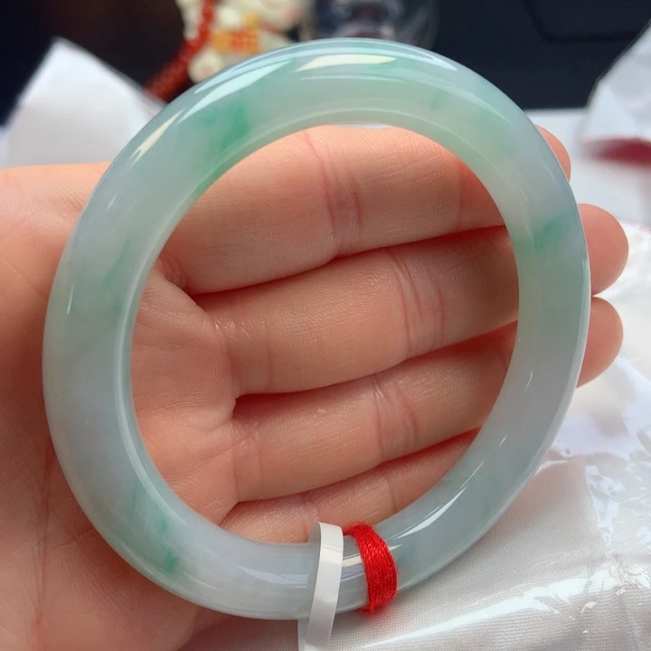 翡翠手镯未镶嵌57圈
