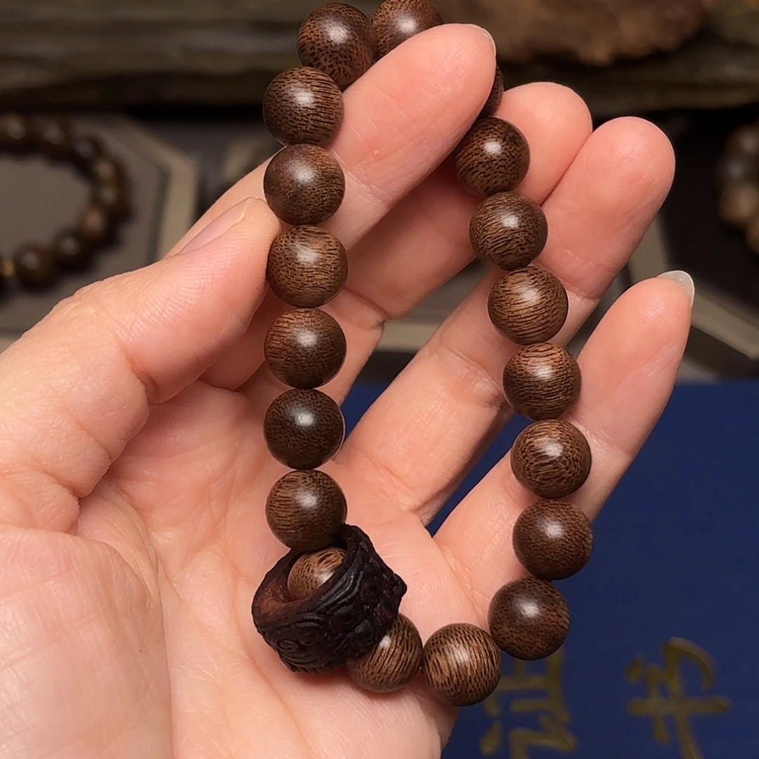 沉香手串越南富森红土帝王香1.0➕降真香跑环雕刻设计