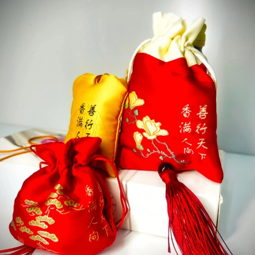 中草药香囊，草本清香随身旁
