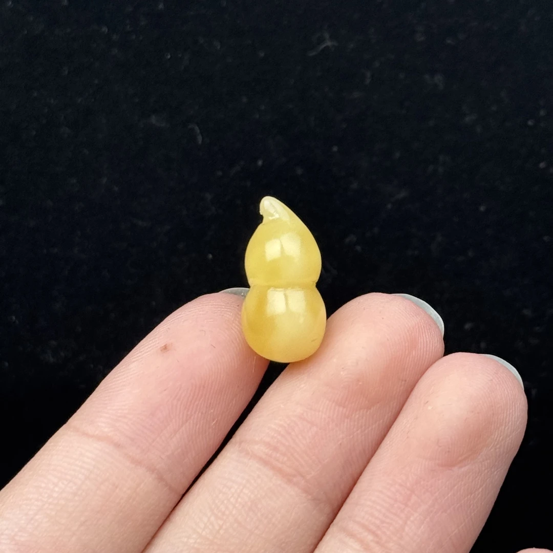 K8182天然原矿蜜蜡 葫芦8.3*17mm 支持鉴定 假一罚十