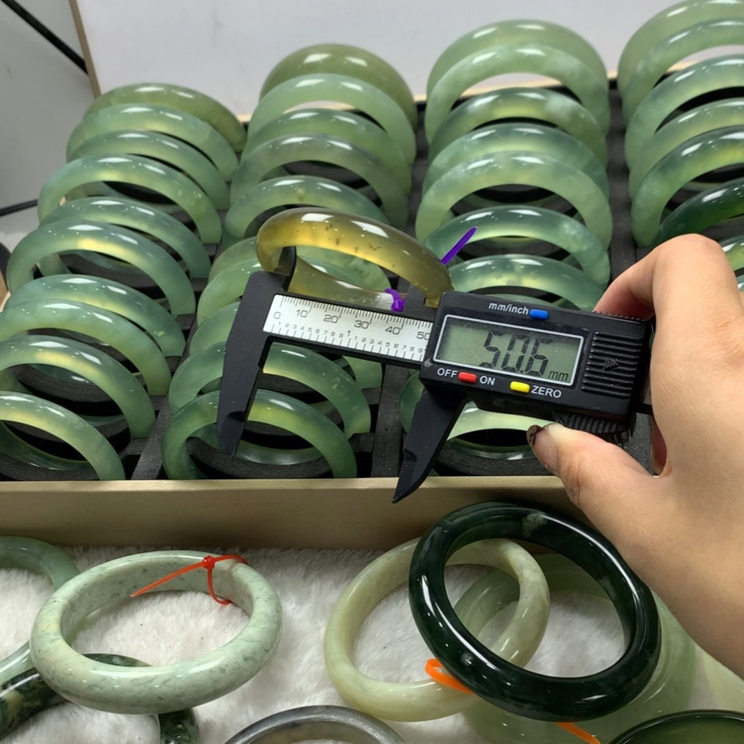 蛇纹石玉未镶嵌手镯215
