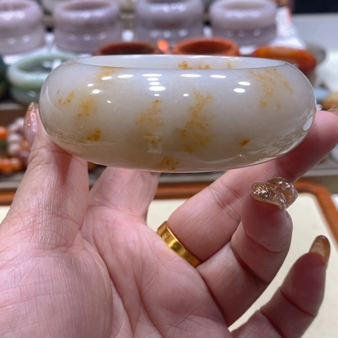 【闪购商品】未镶嵌手镯石英质玉L****I