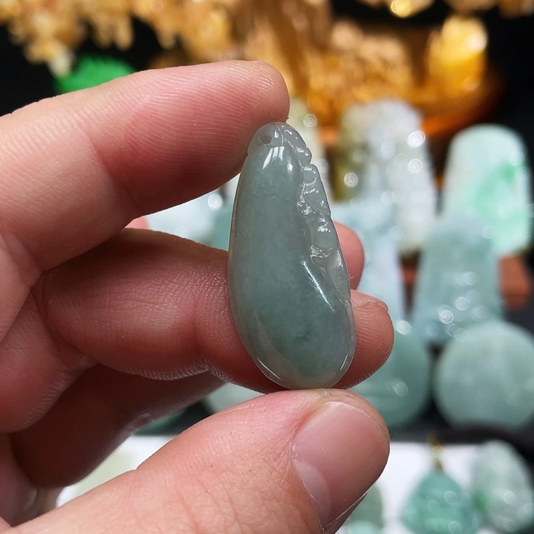 翡翠未镶嵌颈饰福瓜