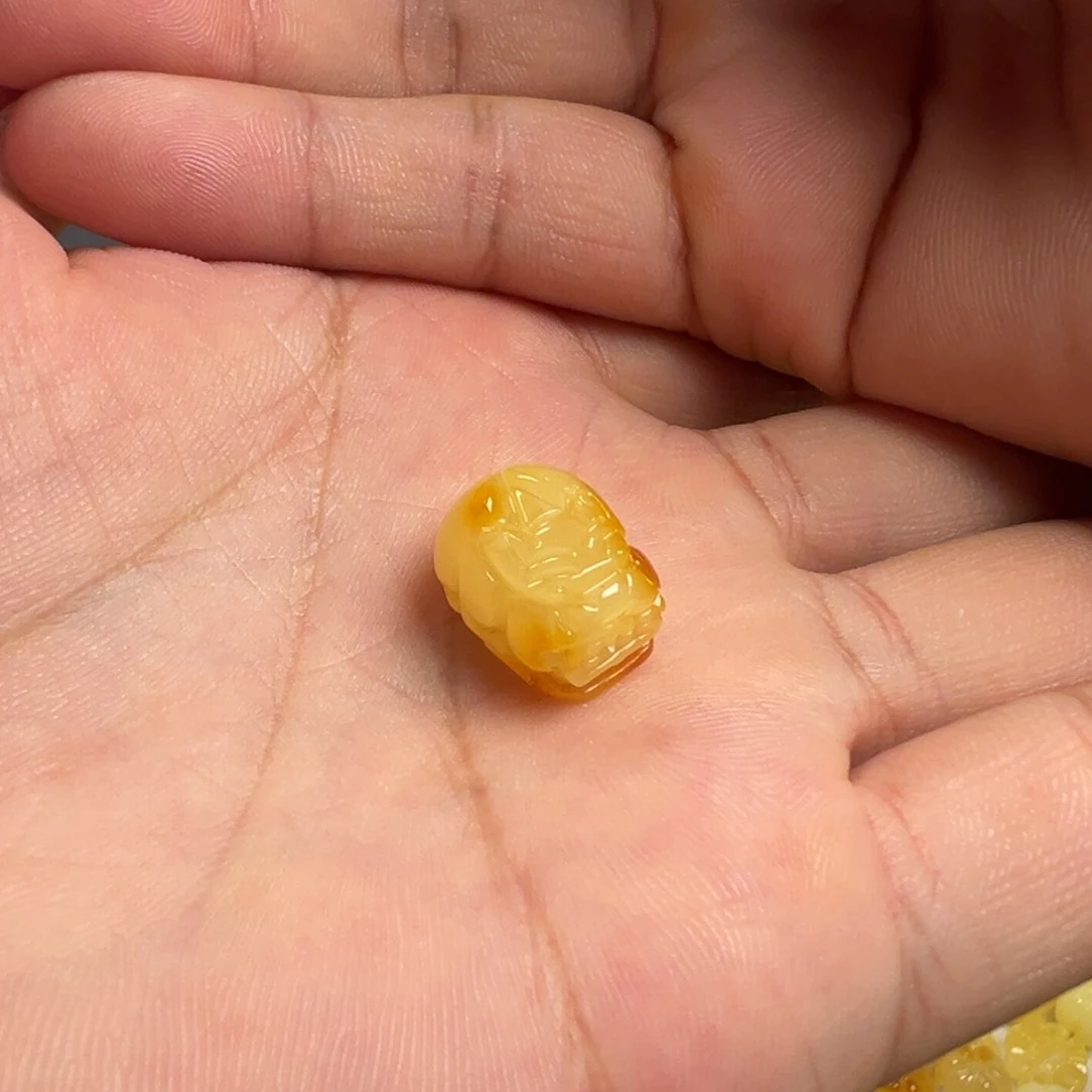 蜜蜡颈饰未镶嵌貔貅提溜吊坠