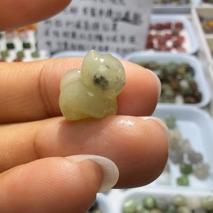 和田玉未镶嵌珠宝奇石