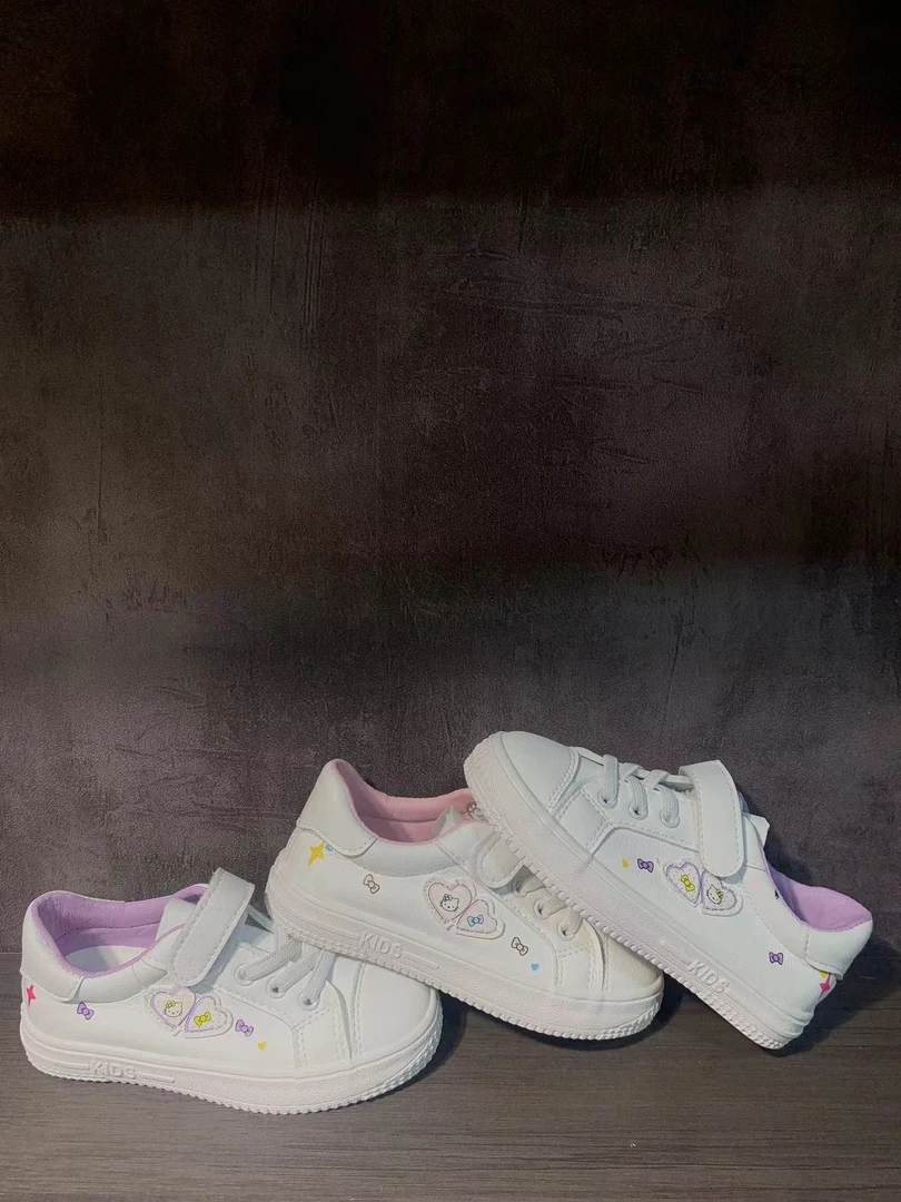 190*侧爱心皮面小板鞋25-30码