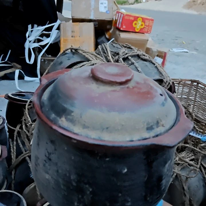 摆件盘子碗茶壶啥都有