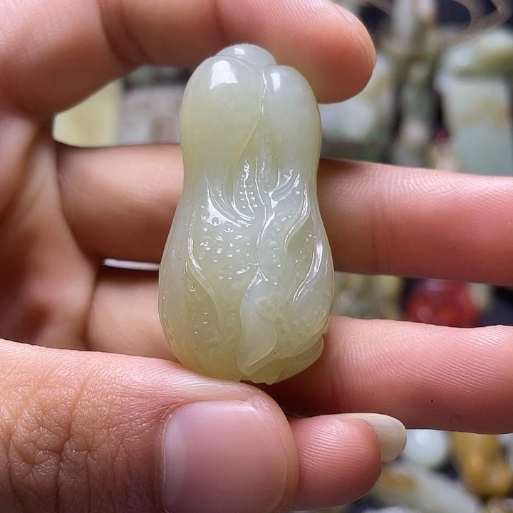 和田玉（糖玉）未镶嵌颈饰