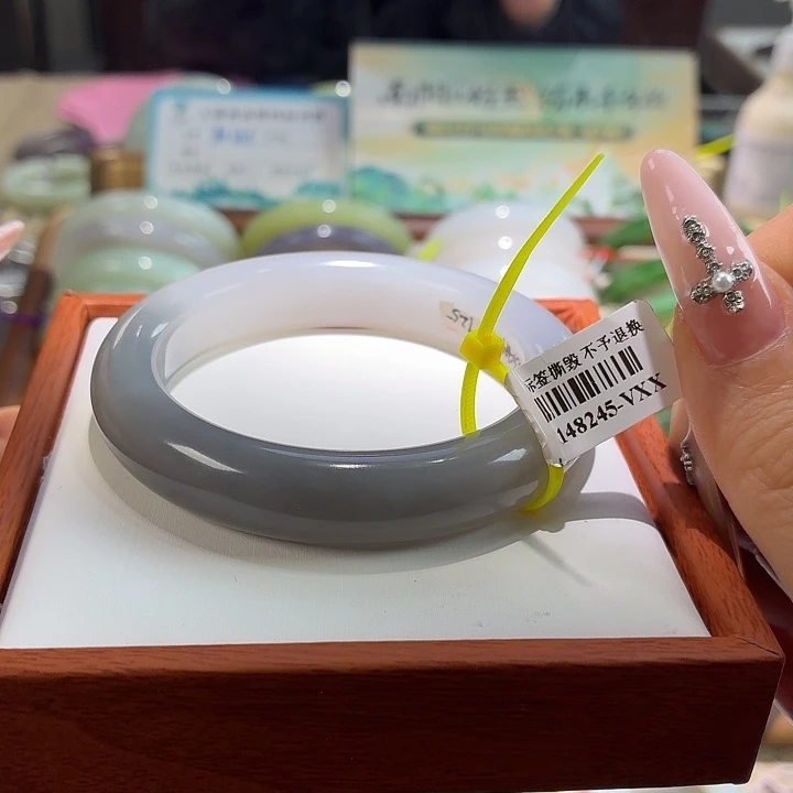 和田玉未镶嵌手镯7