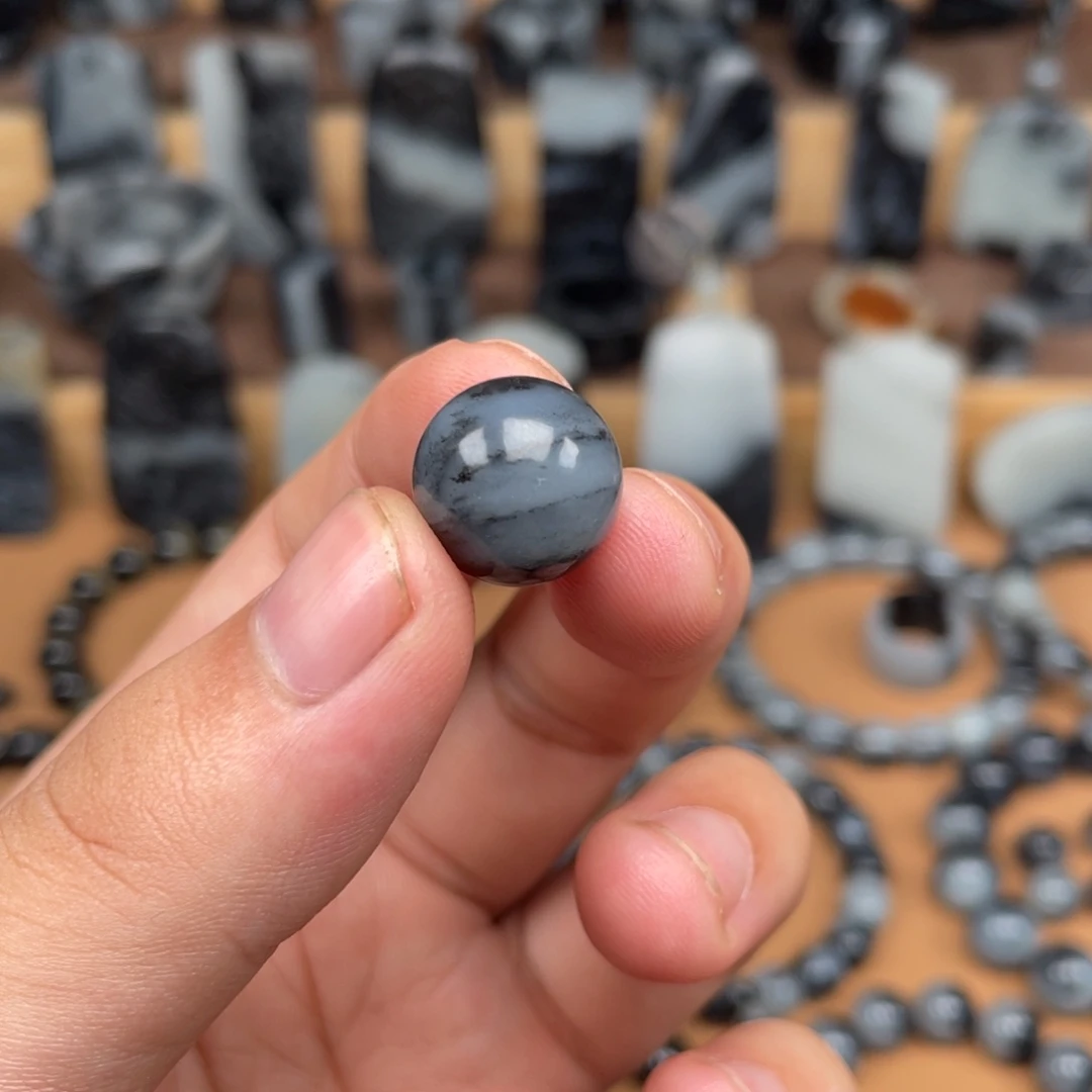 浮***生颈饰未镶嵌和田玉