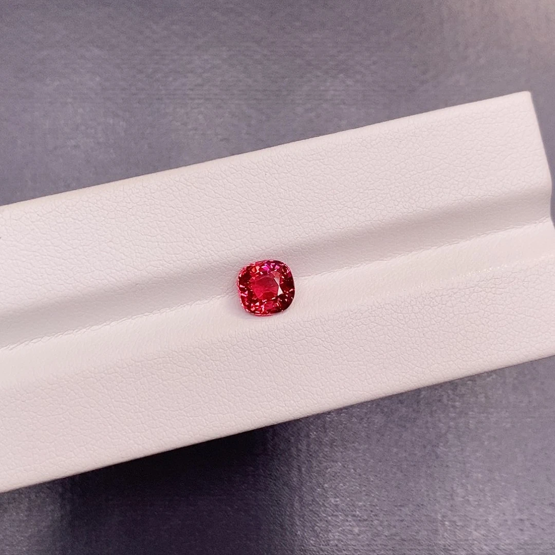 未镶嵌裸石碧玺1.37克拉