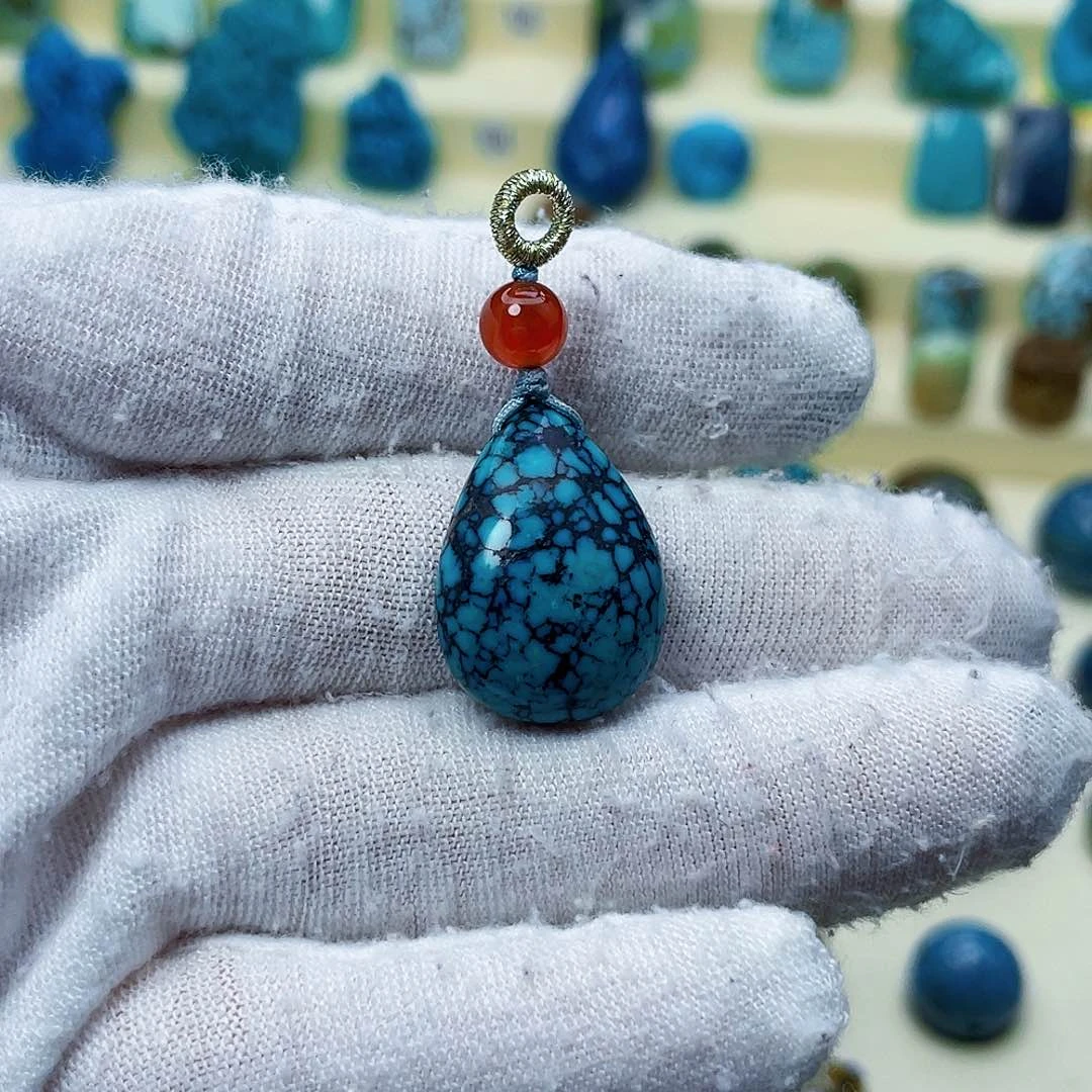 绿松石颈饰未镶嵌