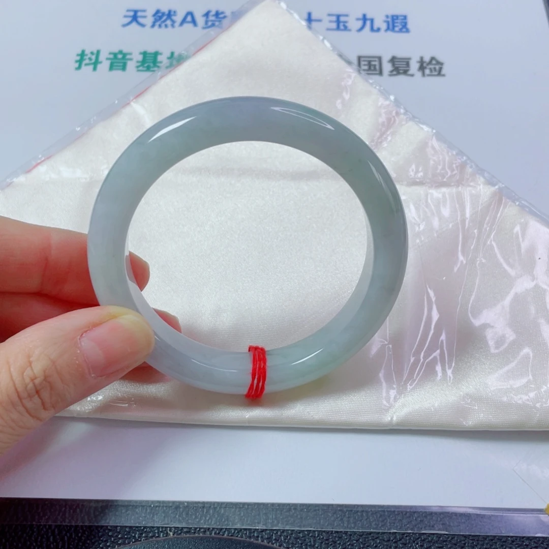 冉***贝未镶嵌手镯翡翠天然