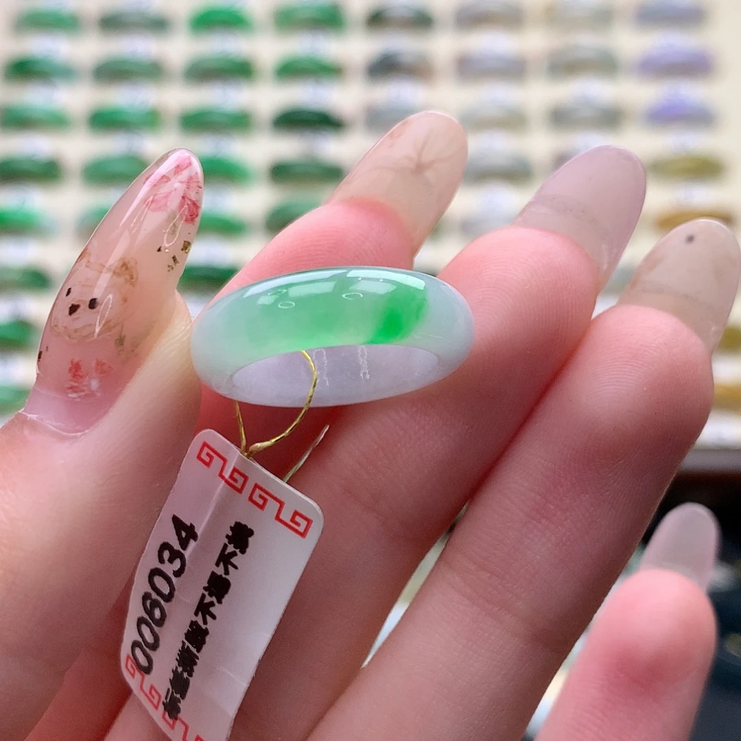 翡翠未镶嵌戒指港8.9