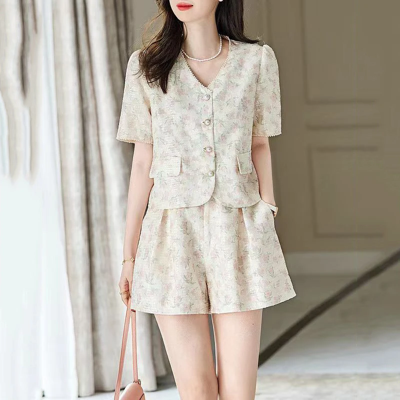 领复古碎花小香风两件套女夏季新款高腰阔腿短裤休闲套装，短袖设