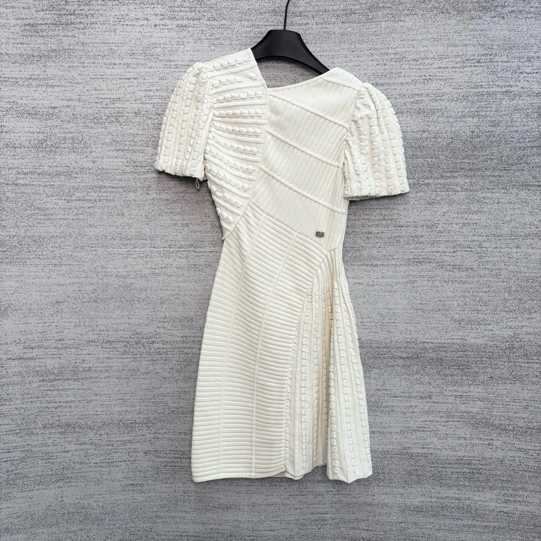 99新 AMIRI   香奈儿 /W109284 白色不规则拼接半身裙/尺码34