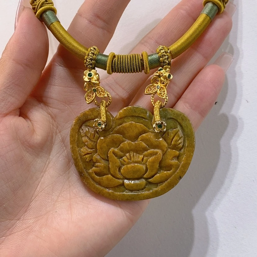 【闪购商品】翡翠未镶嵌颈饰吊坠