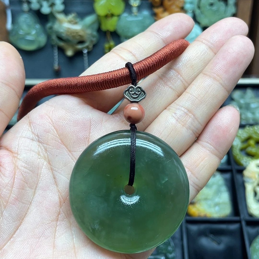 未镶嵌蛇纹石玉颈饰