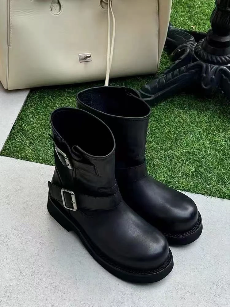 2885-12 真皮女靴时尚厚底增高英伦风扣带马丁靴中筒靴潮