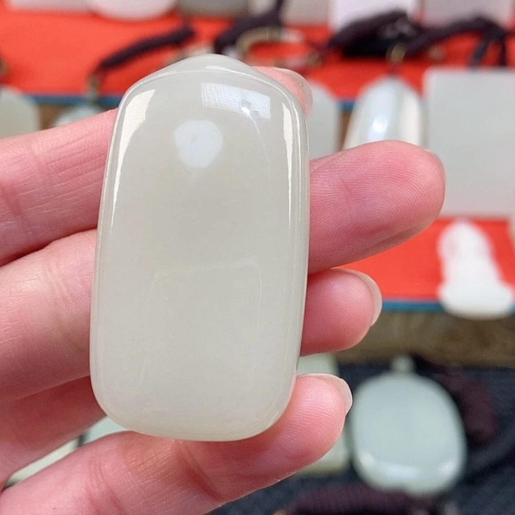 【闪购商品】颈饰未镶嵌和田玉