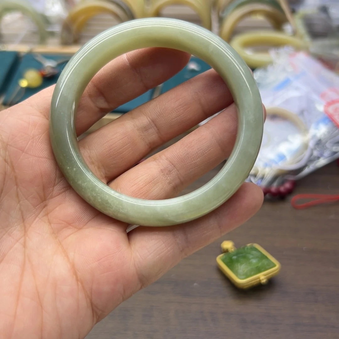 和田玉未镶嵌手镯57.8圈围94