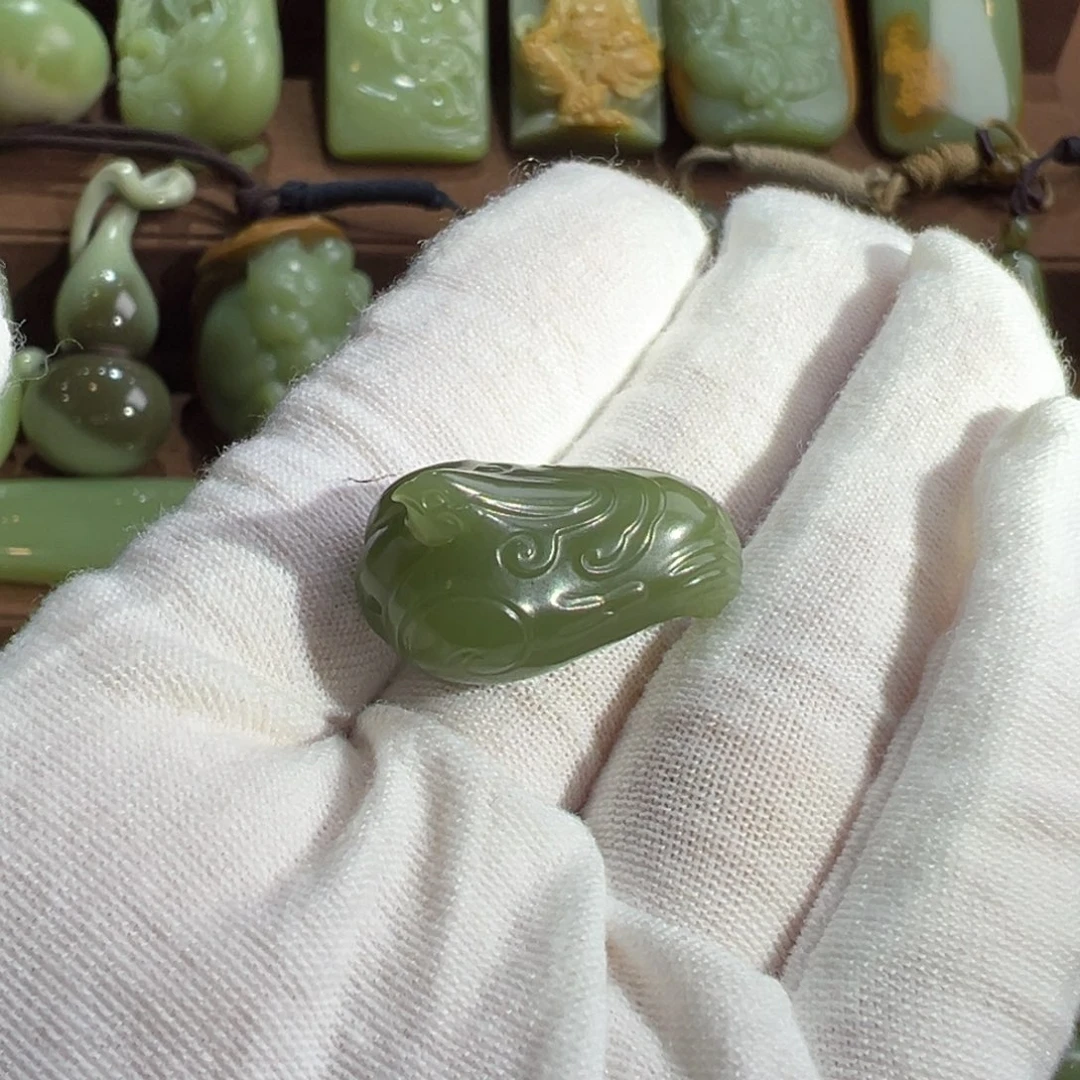 岫岩河磨玉（透闪石质玉）未镶嵌挂件