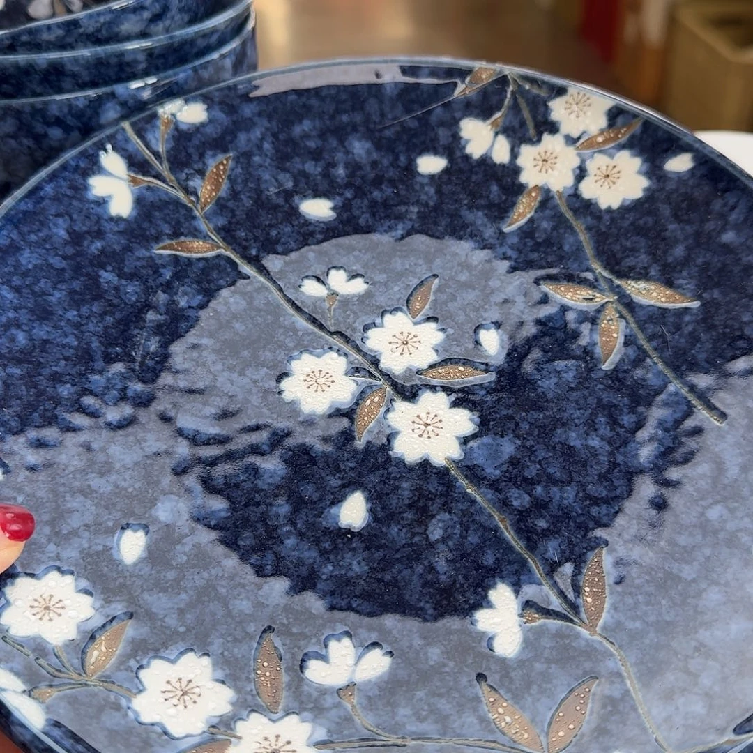 瓷片蓝樱花22厘米平盘