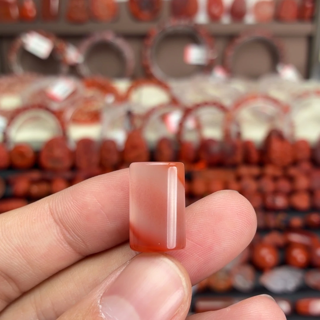 南红玛瑙未镶嵌颈饰无事牌