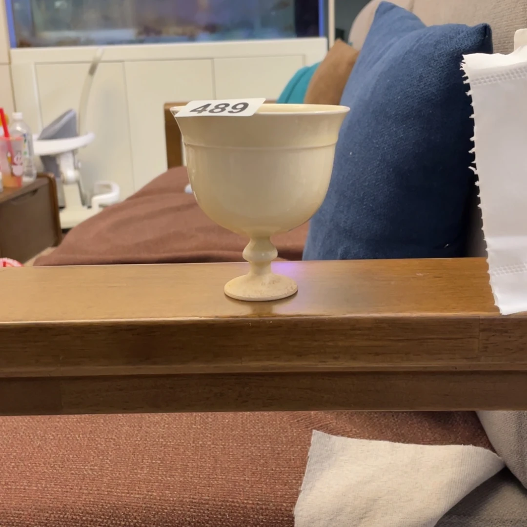 赏品隋白釉高足杯