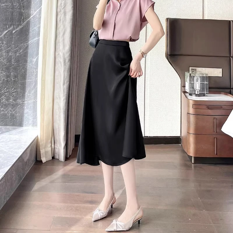 黑色缎面半身裙女春夏薄2025新款高级感a字显瘦中长款包臀伞裙子
