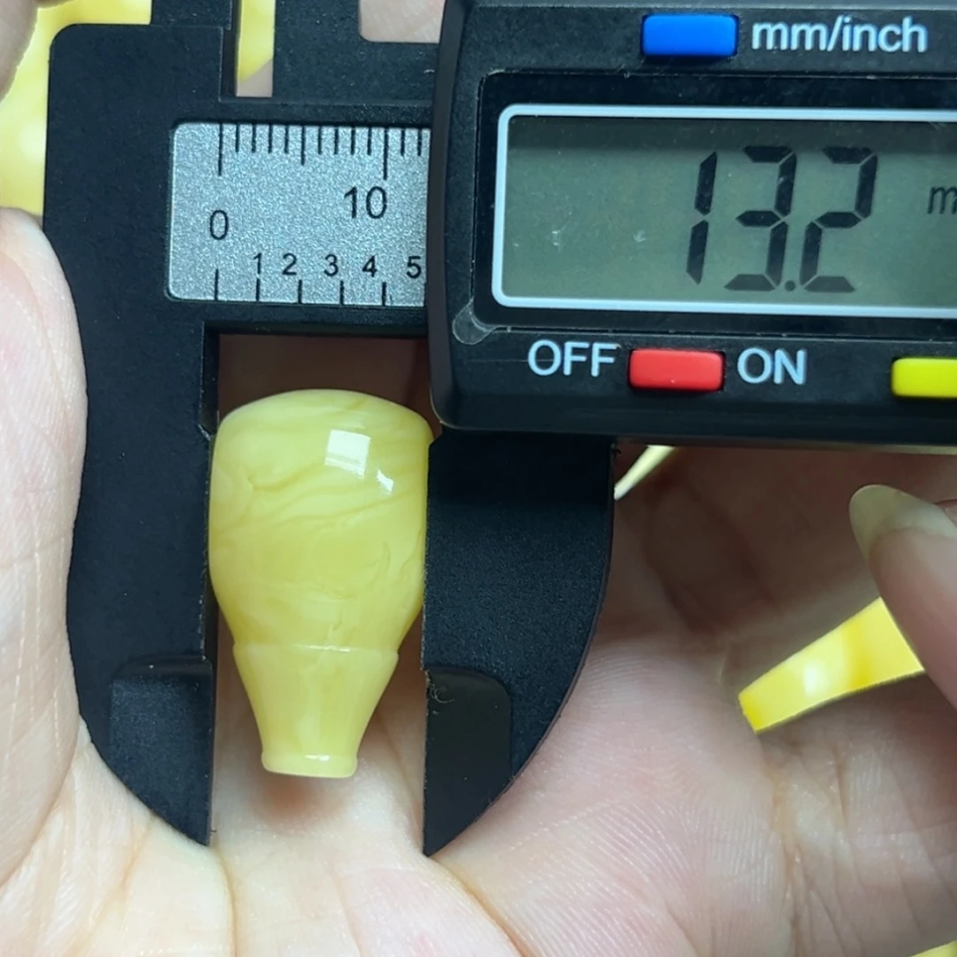 裸石琥珀未镶嵌三通