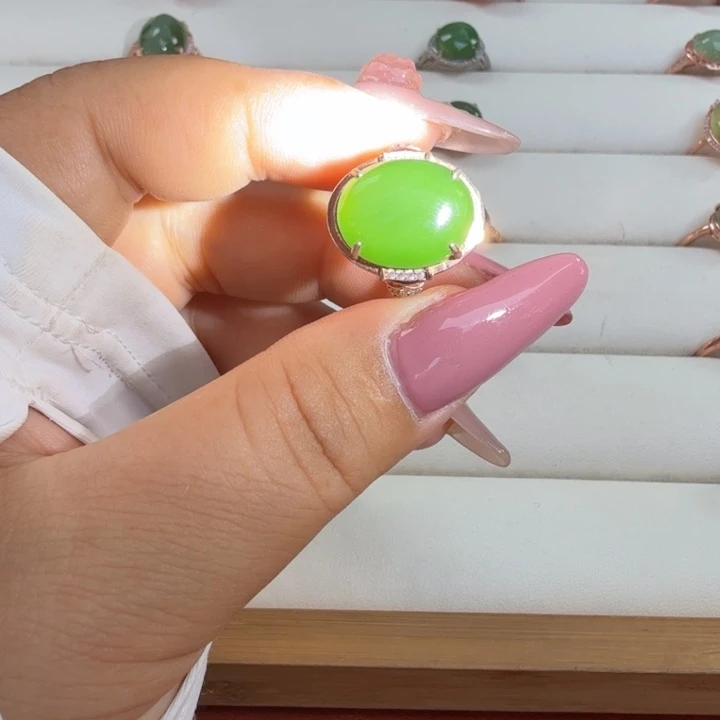 未镶嵌戒指和田玉（碧玉）