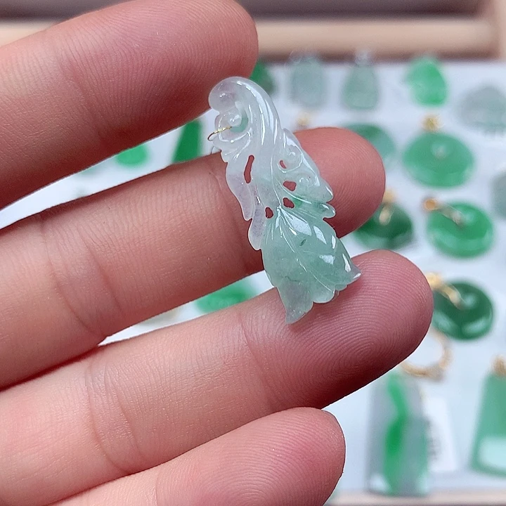 翡翠未镶嵌颈饰吊坠
