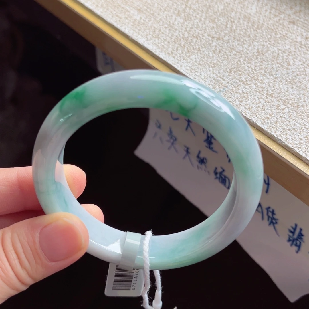 翡翠未镶嵌手镯手镯