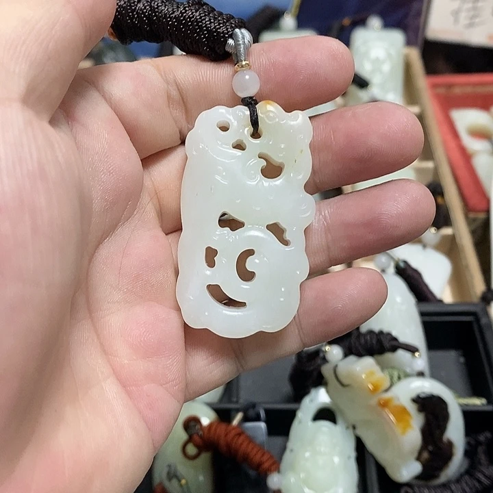 零***蛋颈饰未镶嵌和田玉