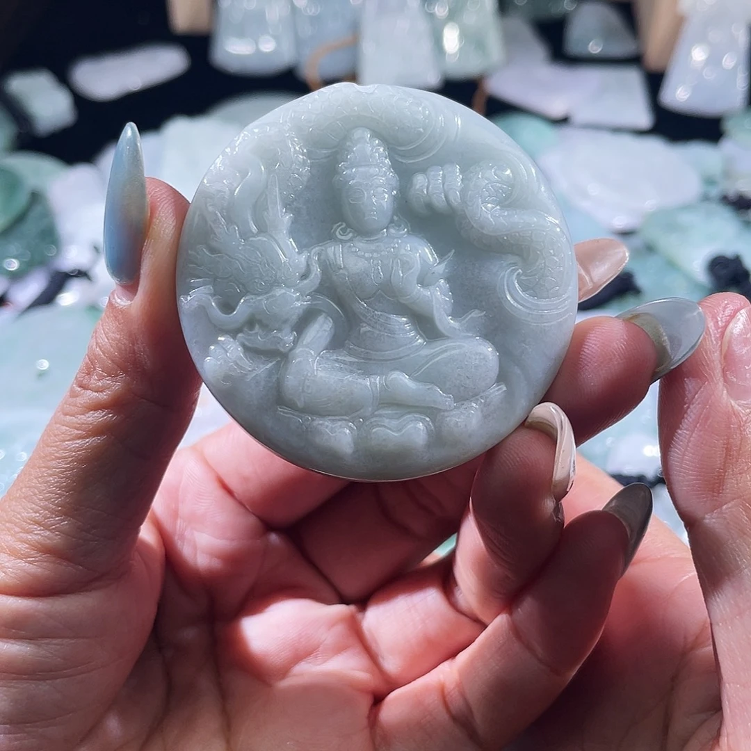 翡翠未镶嵌颈饰玉龙观音