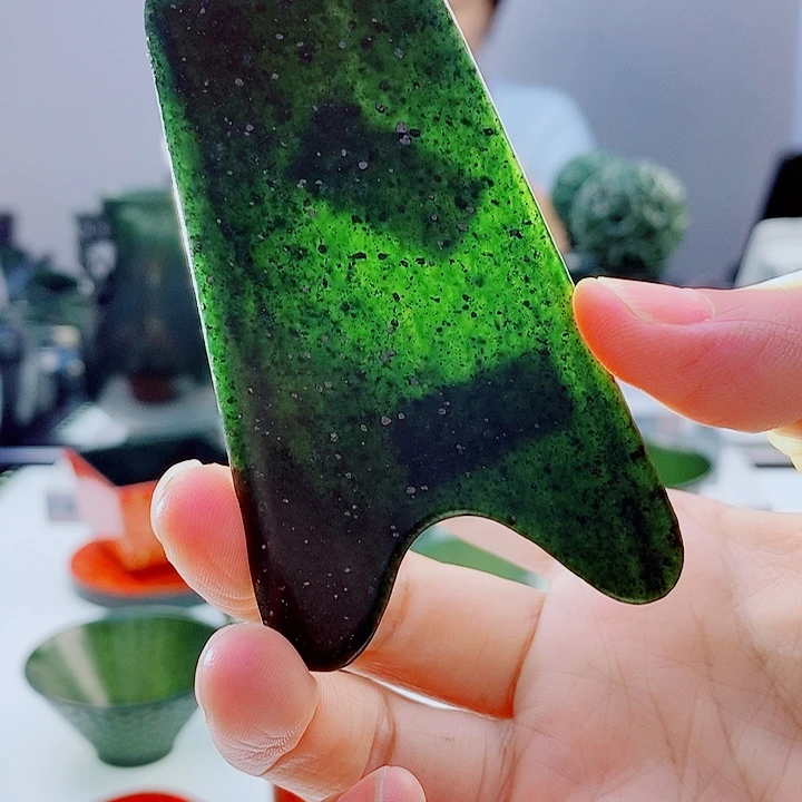 未镶嵌和田玉（青玉）把件