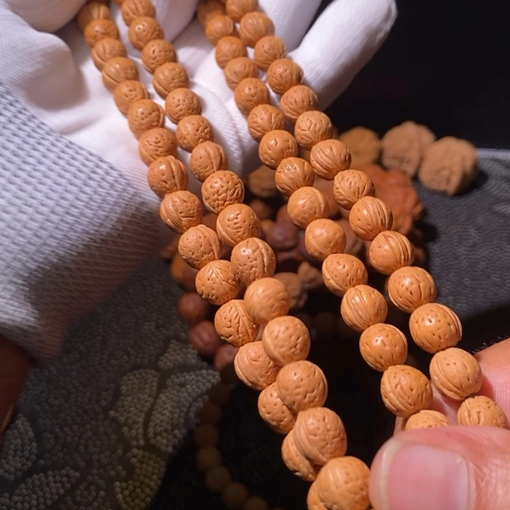 手串文玩核桃……25
