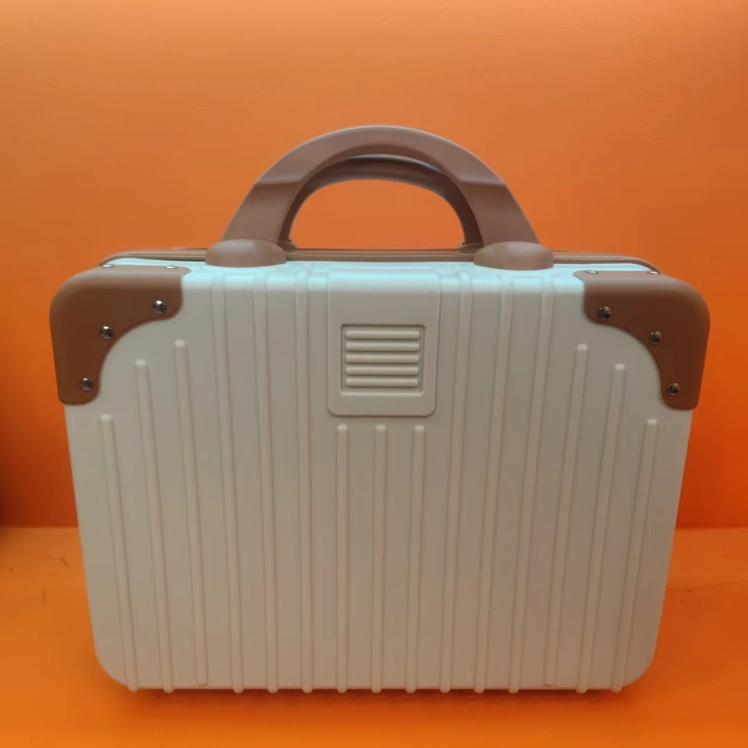 时尚百搭2024新款箱子