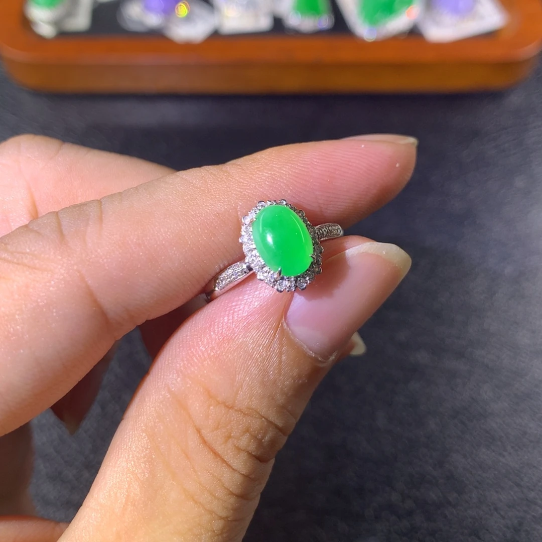 翡翠18K金镶嵌戒指翡翠