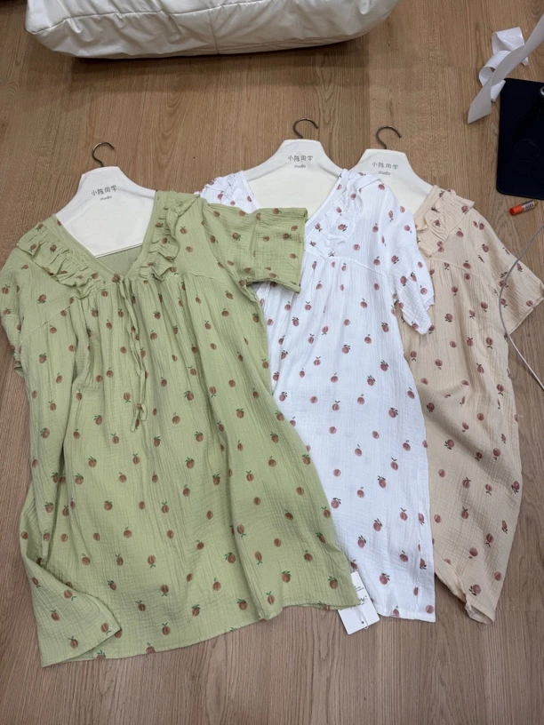桃子碎花荷叶领睡裙