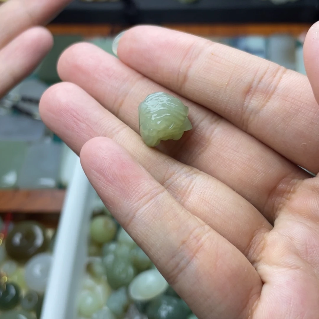 【闪购商品】和田玉未镶嵌颈饰流*星